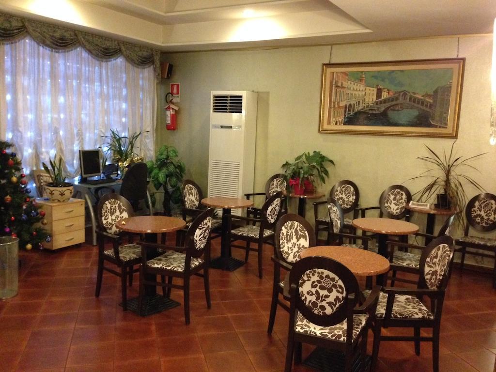 Hotel Vienna Marghera Exterior photo