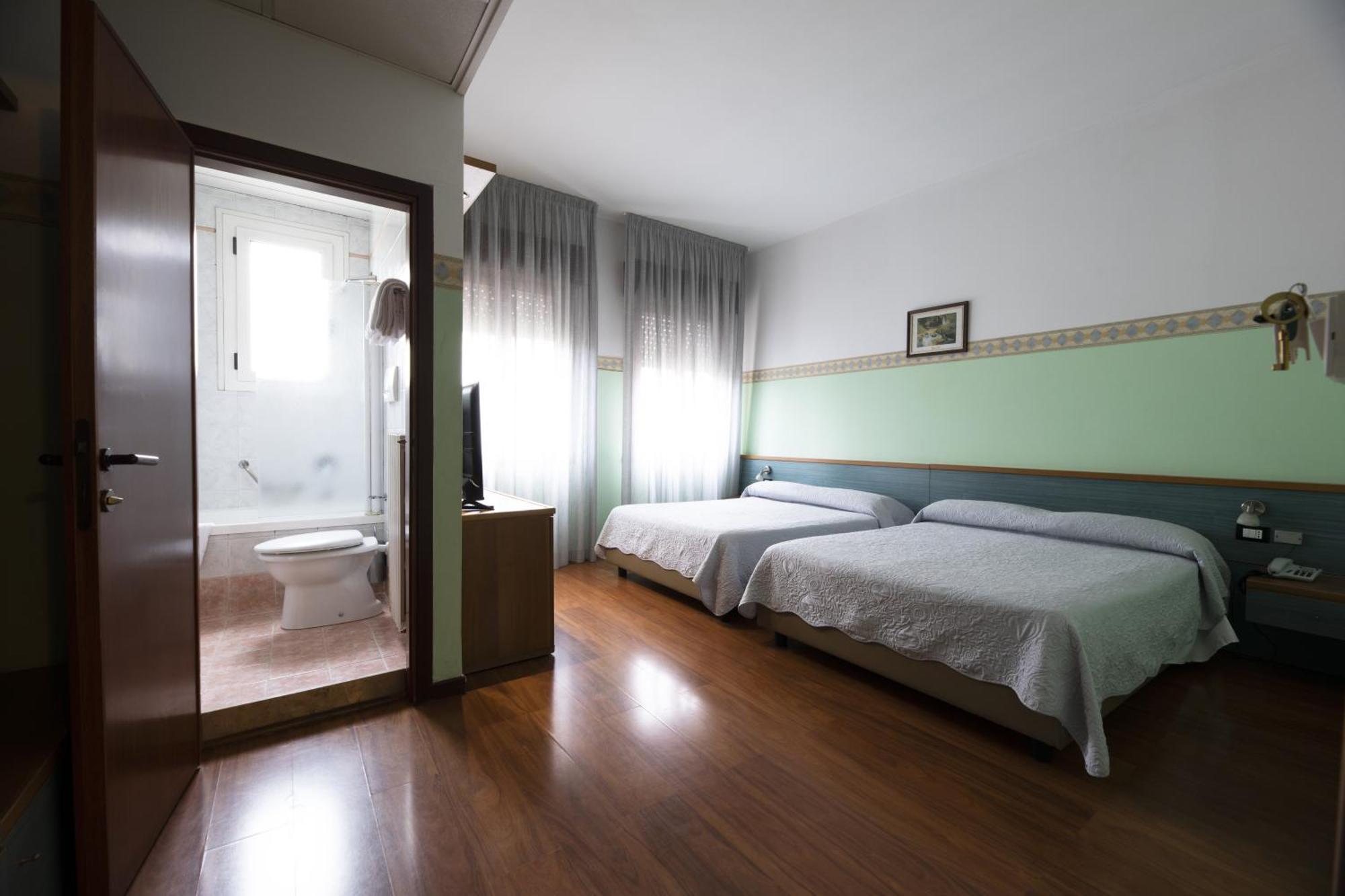 Hotel Vienna Marghera Exterior photo