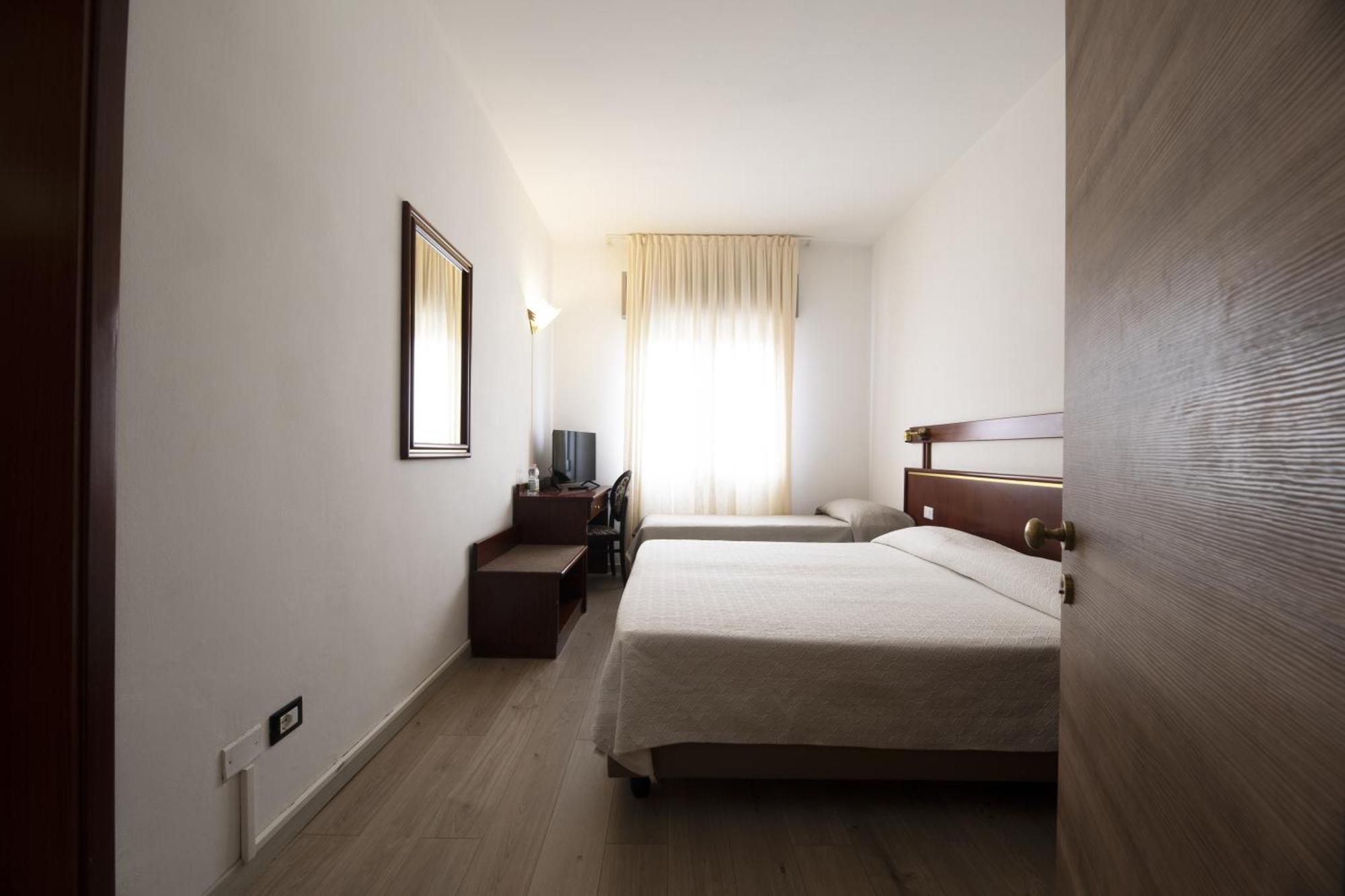 Hotel Vienna Marghera Exterior photo