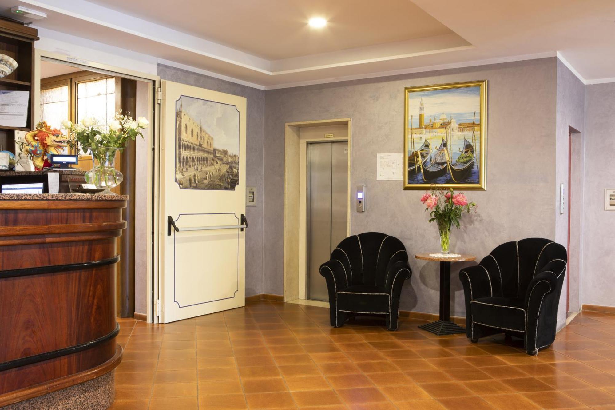 Hotel Vienna Marghera Exterior photo
