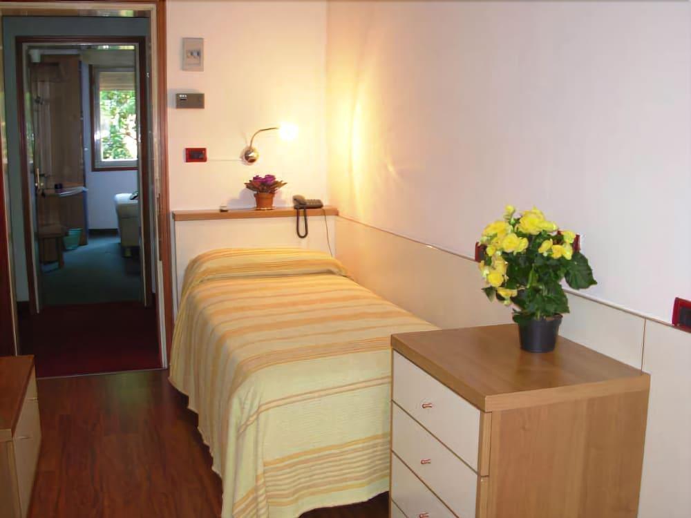 Hotel Vienna Marghera Room photo